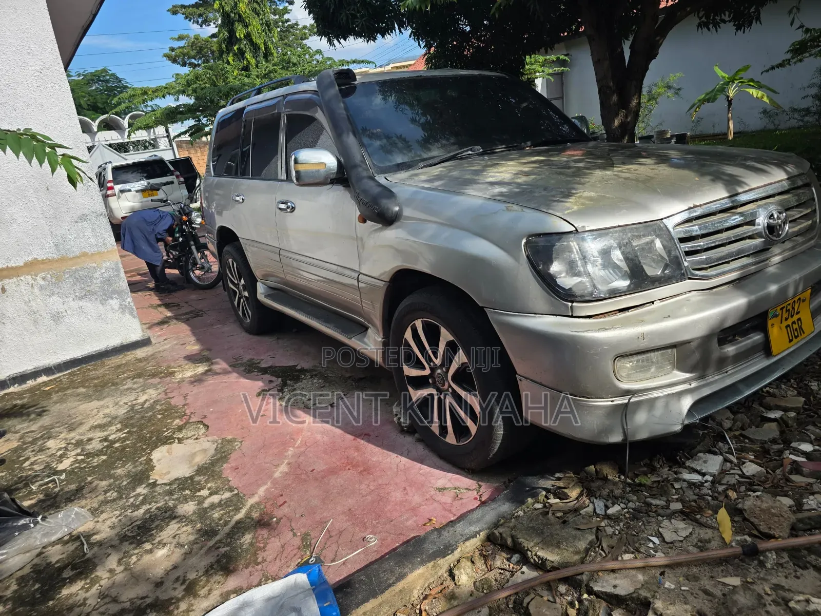 Toyota Land Cruiser Prado 2000 Ivory