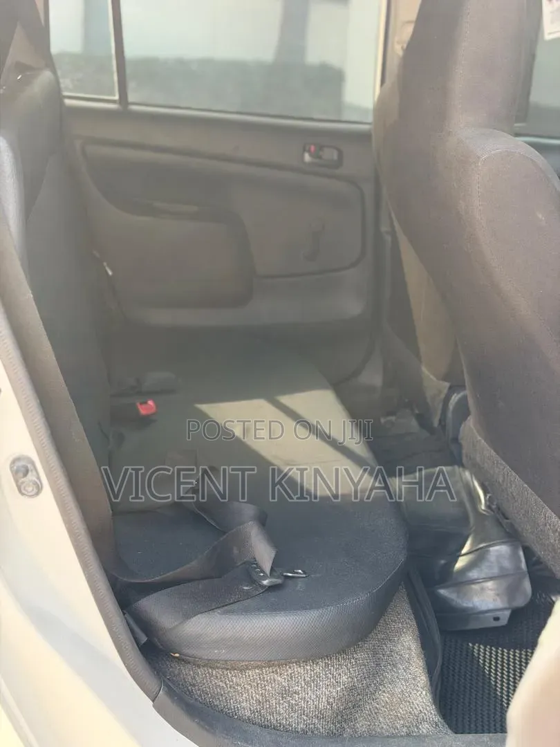 Toyota Land Cruiser Prado 2000 Ivory