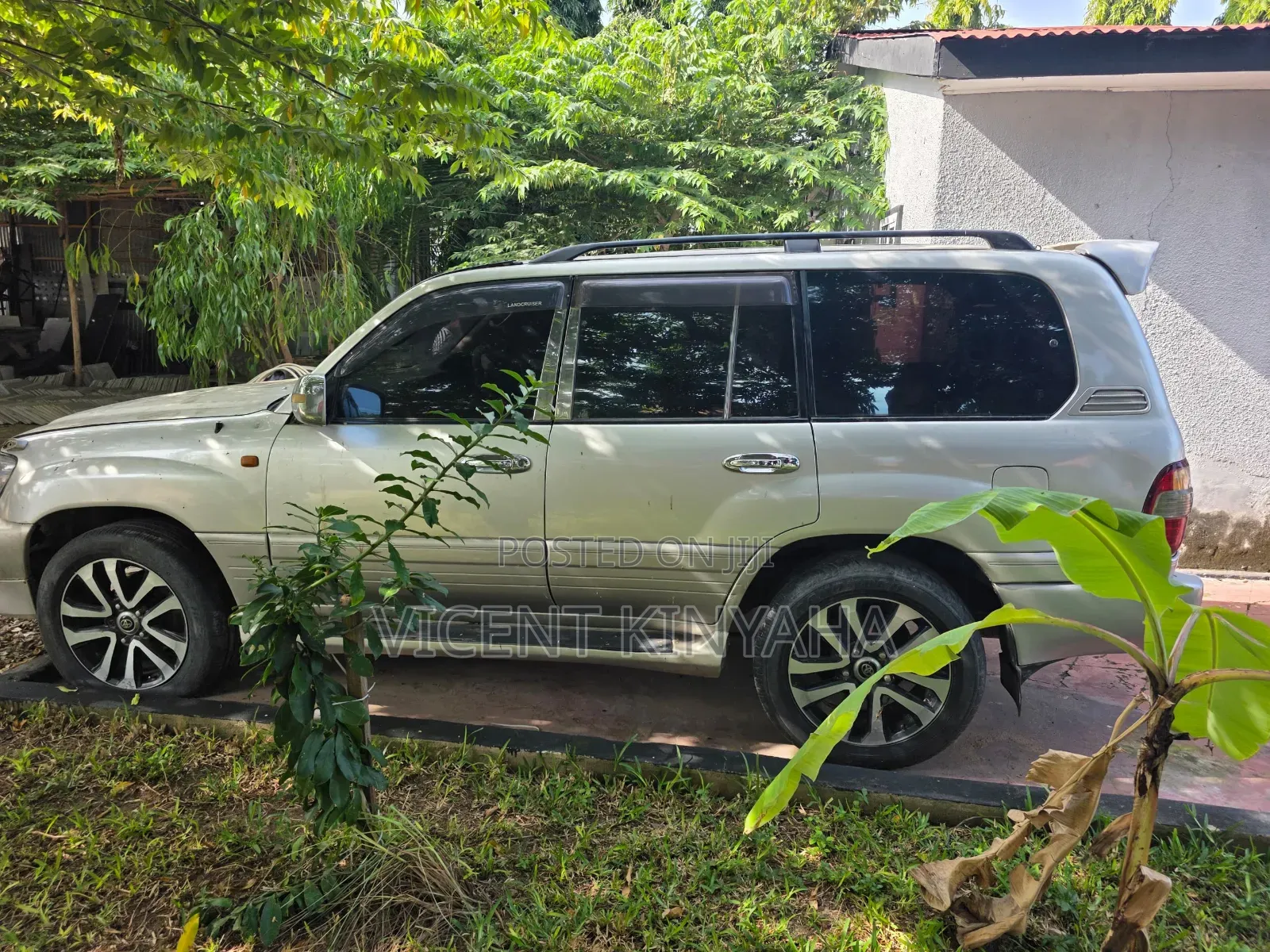 Toyota Land Cruiser Prado 2000 Ivory