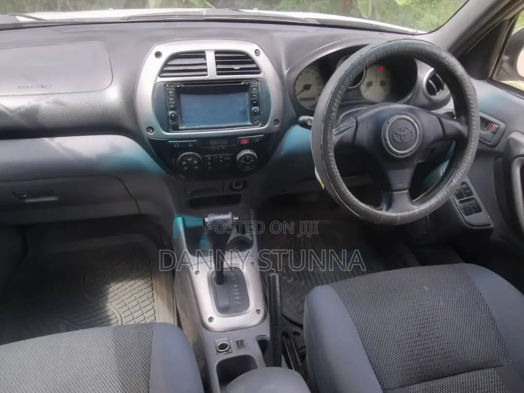 Toyota RAV4 Automatic 2000 Silver
