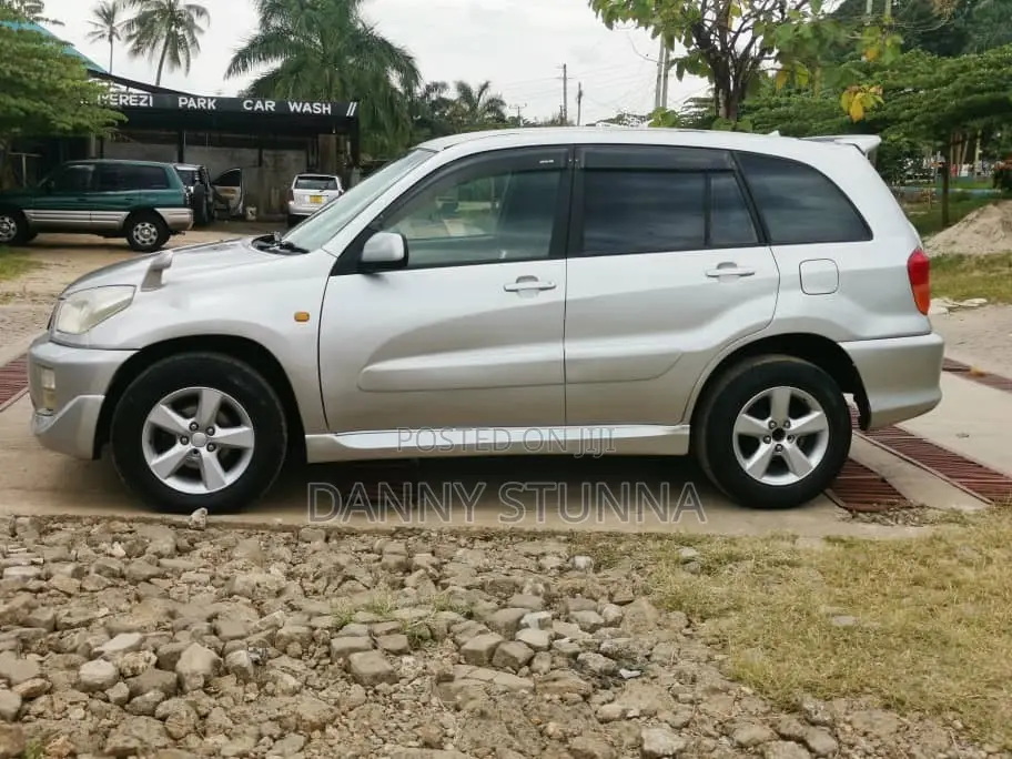 Toyota RAV4 Automatic 2000 Silver