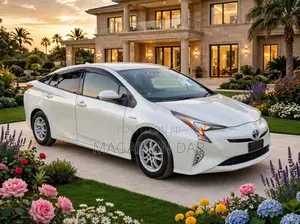 Toyota Prius Plug-In Hybrid 2017 White