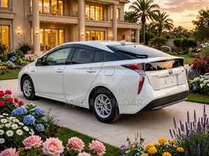 Toyota Prius Plug-In Hybrid 2017 White
