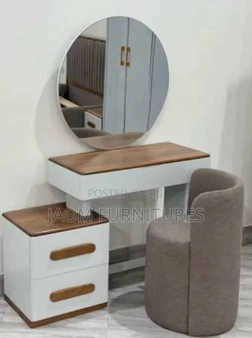 Stunning Dressing Table.
