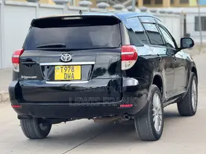 Toyota Vanguard 2010 Black