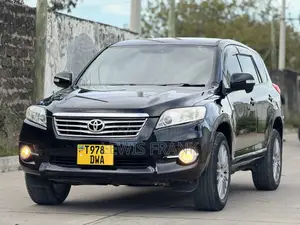 Toyota Vanguard 2010 Black