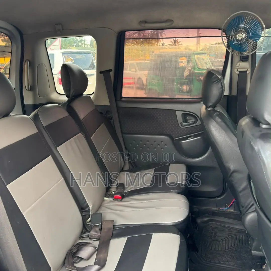 Toyota Fun Cargo 2004 Silver