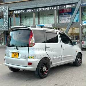 Toyota Fun Cargo 2004 Silver