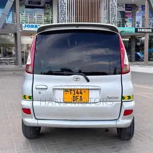 Toyota Fun Cargo 2004 Silver