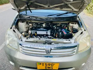 Toyota Raum 2004 Silver