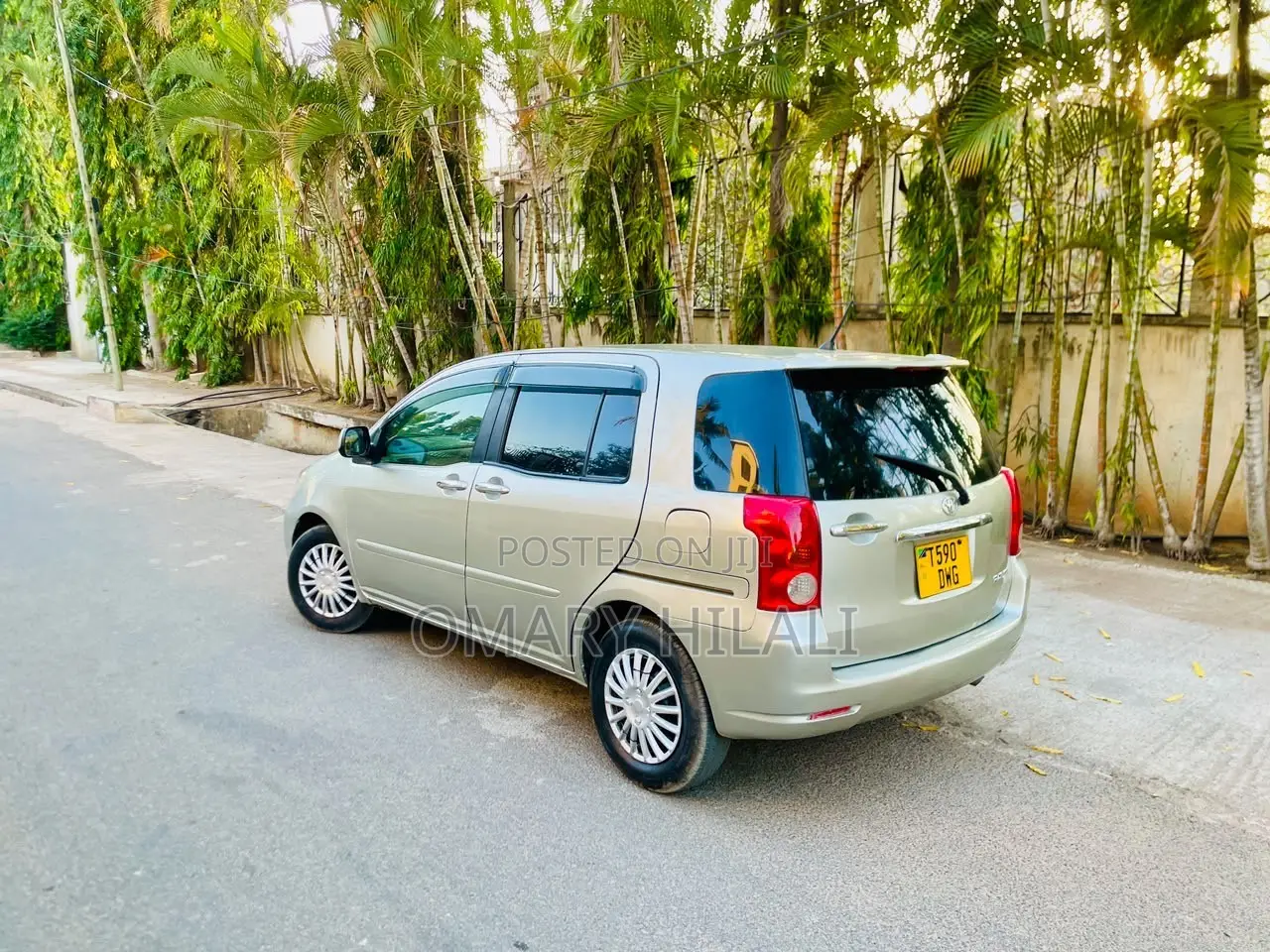 Toyota Raum 2004 Silver