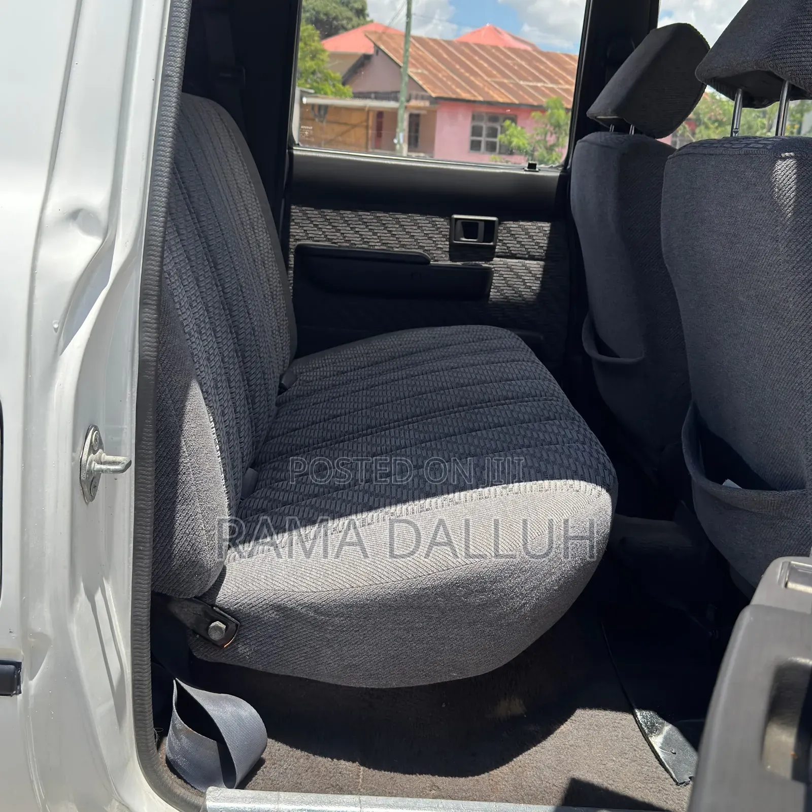 Toyota Hilux 1999 White