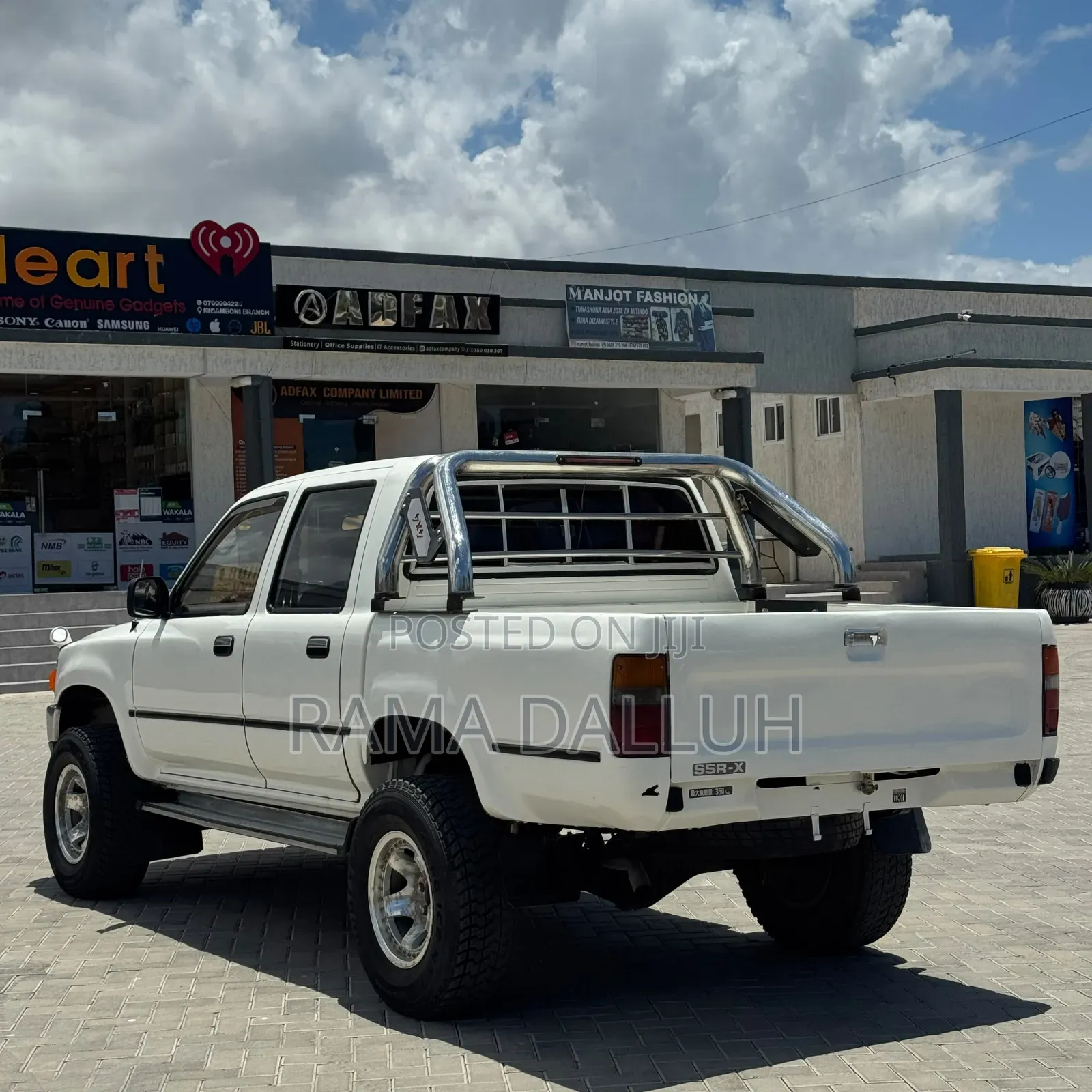 Toyota Hilux 1999 White