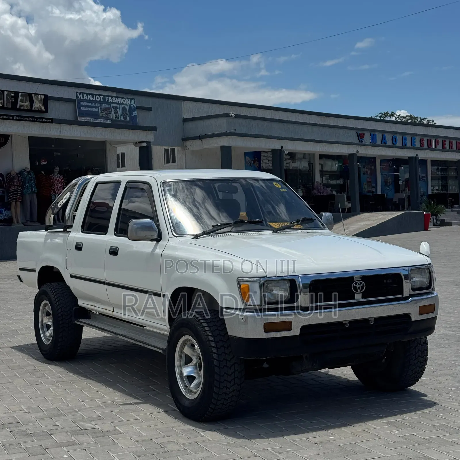 Toyota Hilux 1999 White
