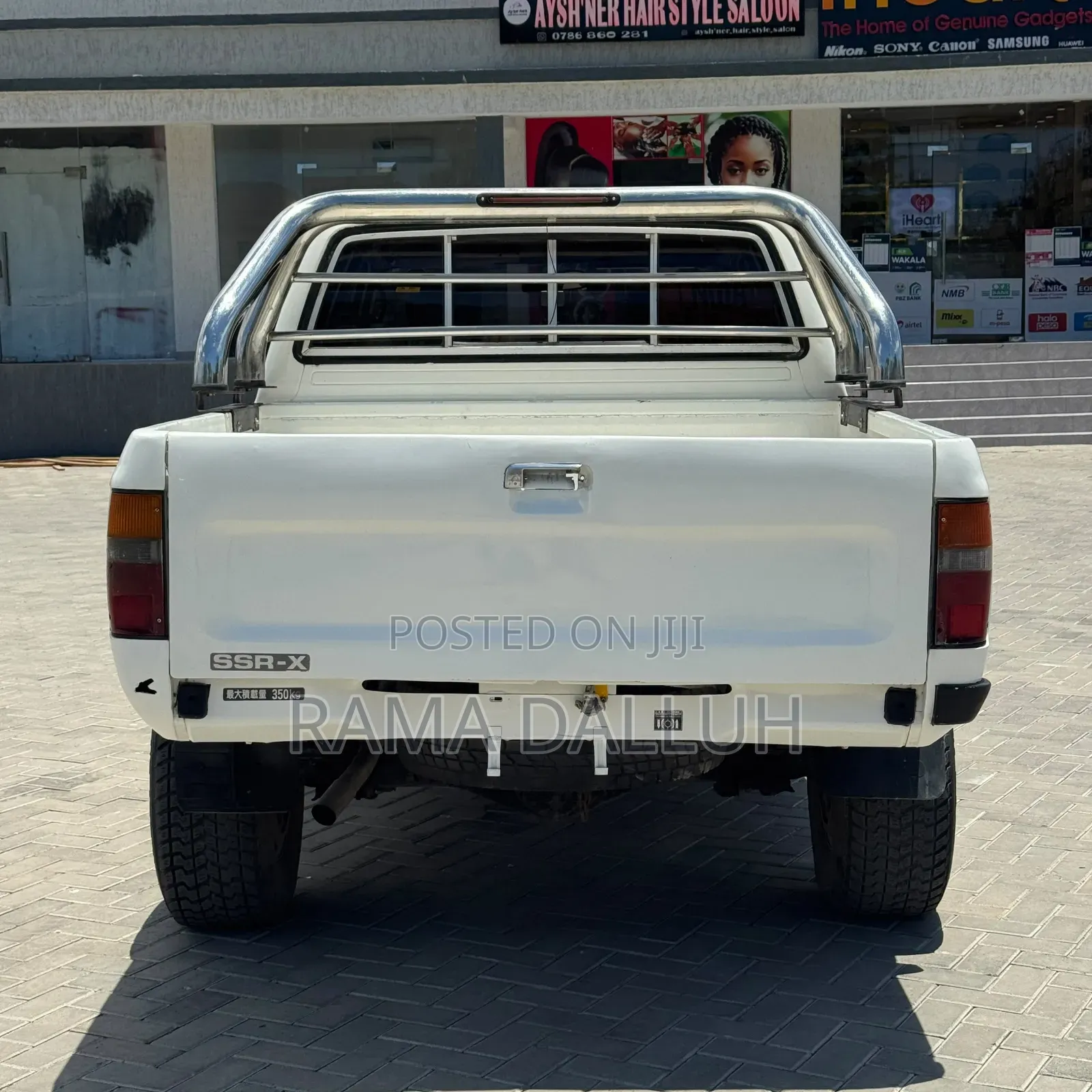Toyota Hilux 1999 White
