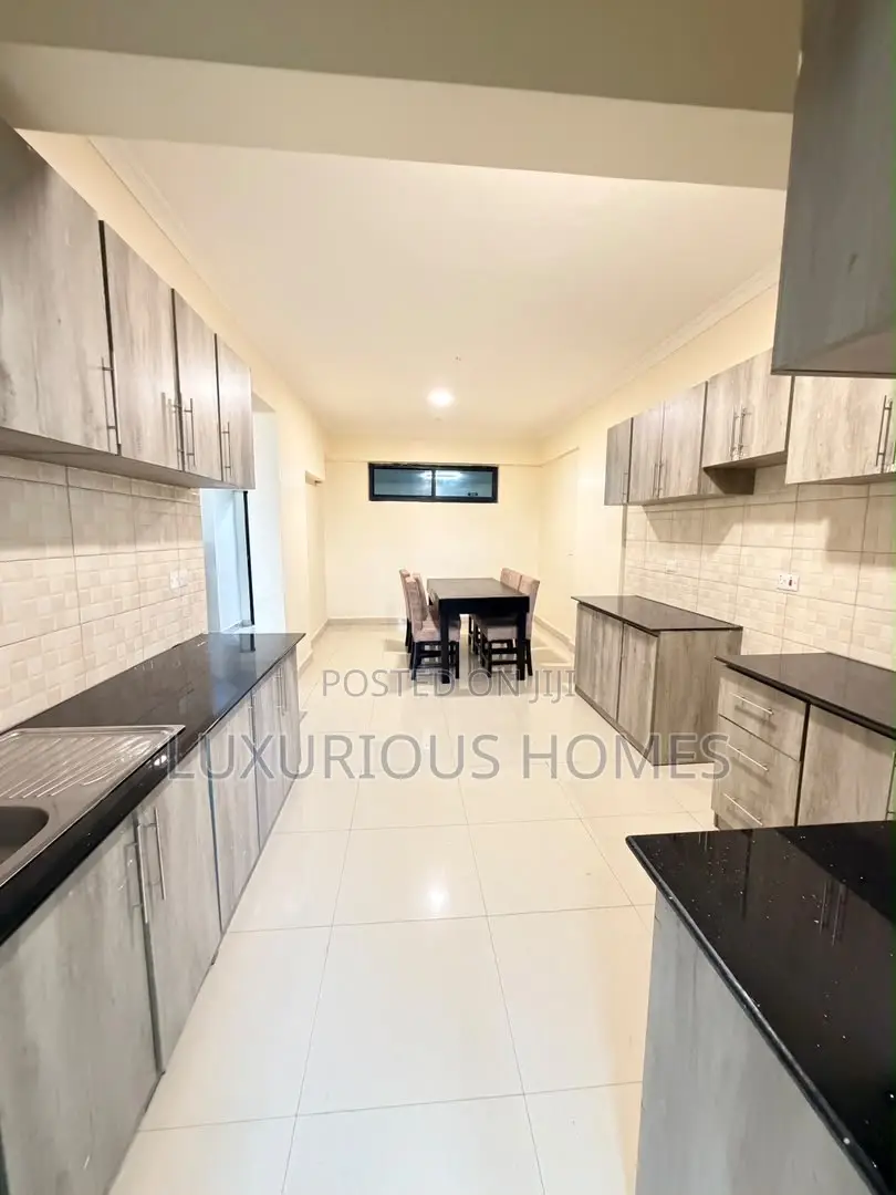 Furnished 4bdrm Apartment in Upanga West for sale