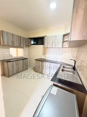 Furnished 4bdrm Duplex in Upanga East for sale