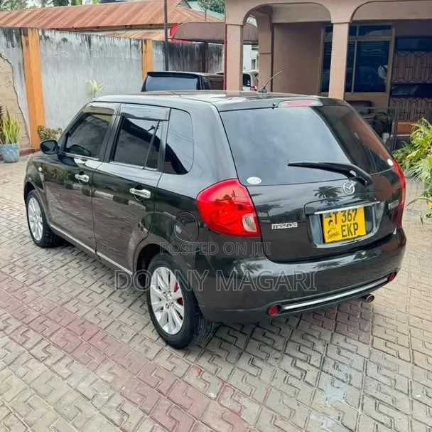 Mazda Verisa 2009 Black
