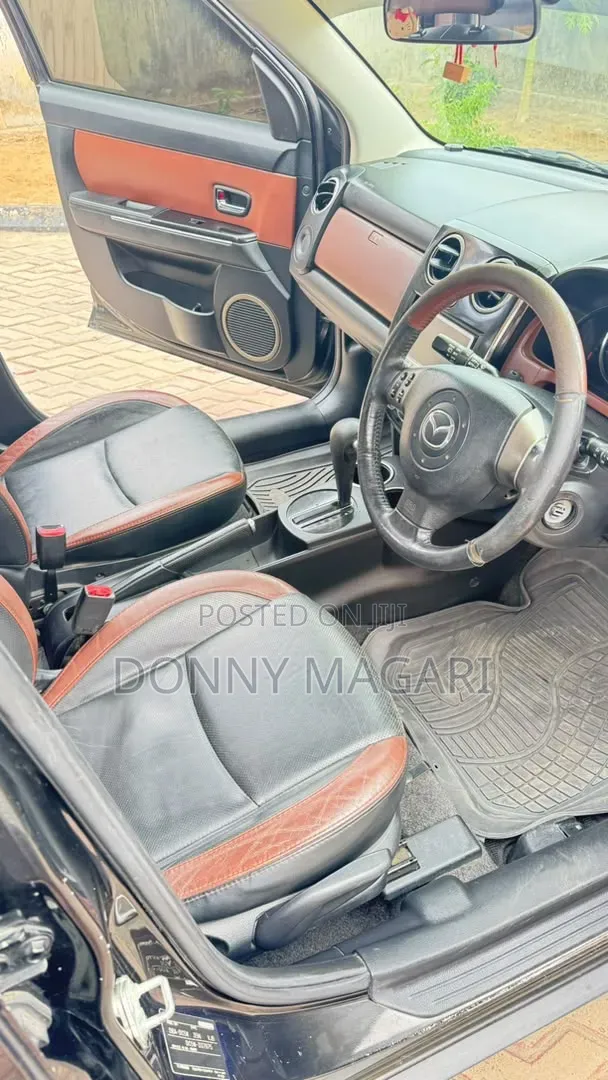 Mazda Verisa 2009 Black