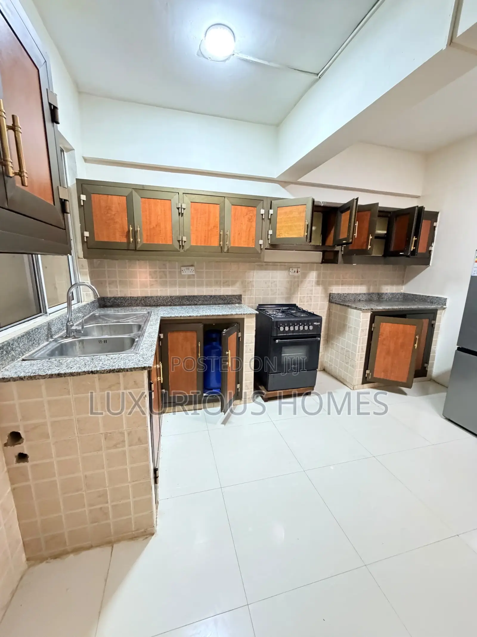 Furnished 4bdrm Apartment in Upanga West for rent