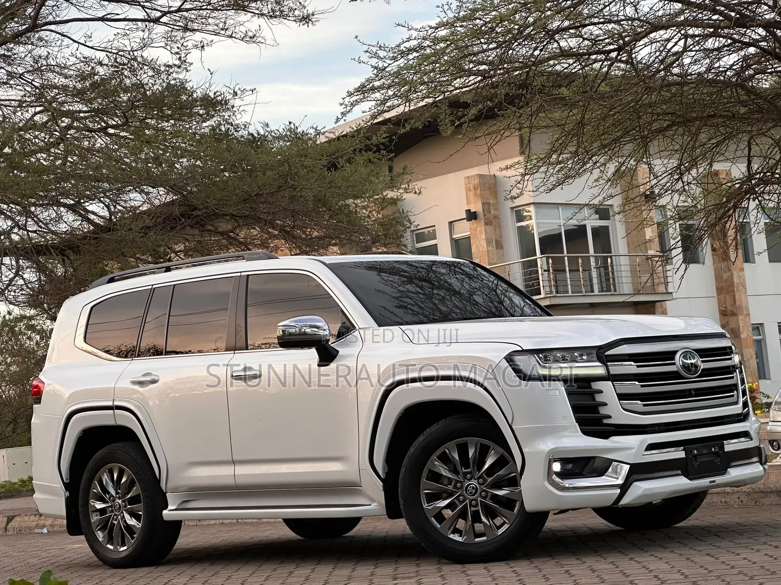 Toyota Land Cruiser 2023 Pearl