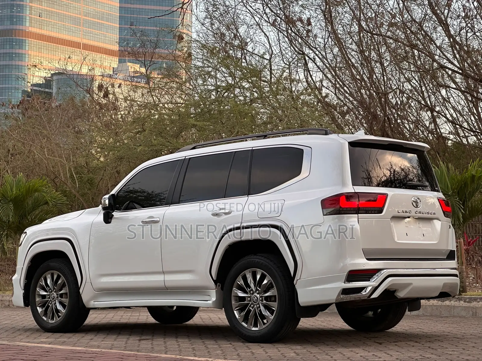 Toyota Land Cruiser 2023 Pearl
