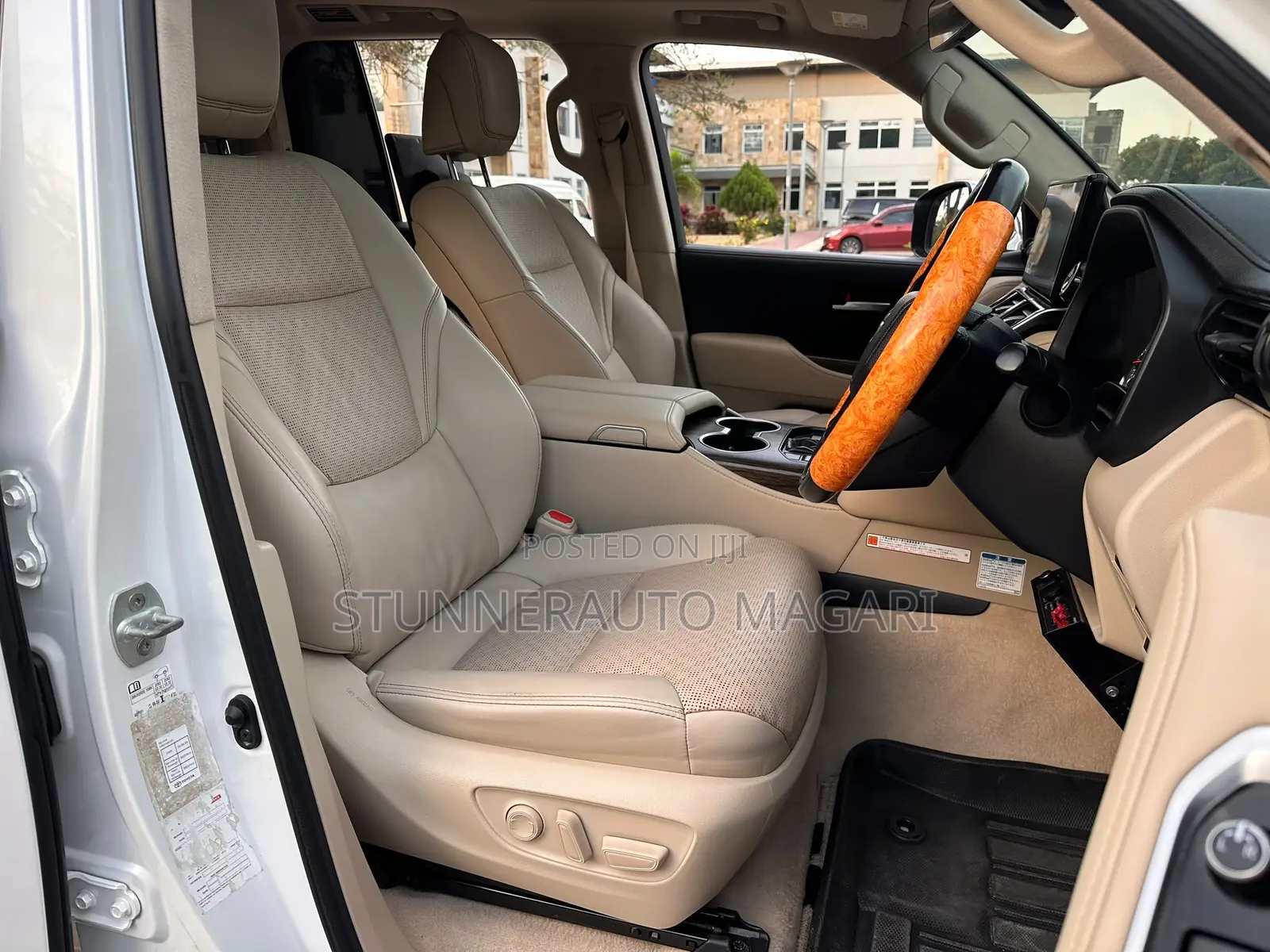Toyota Land Cruiser 2023 Pearl