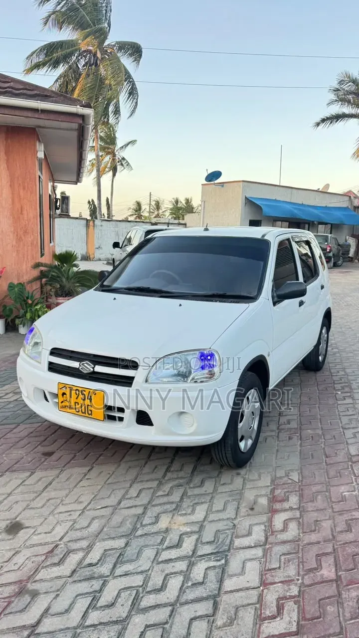 Suzuki Swift 2004 White