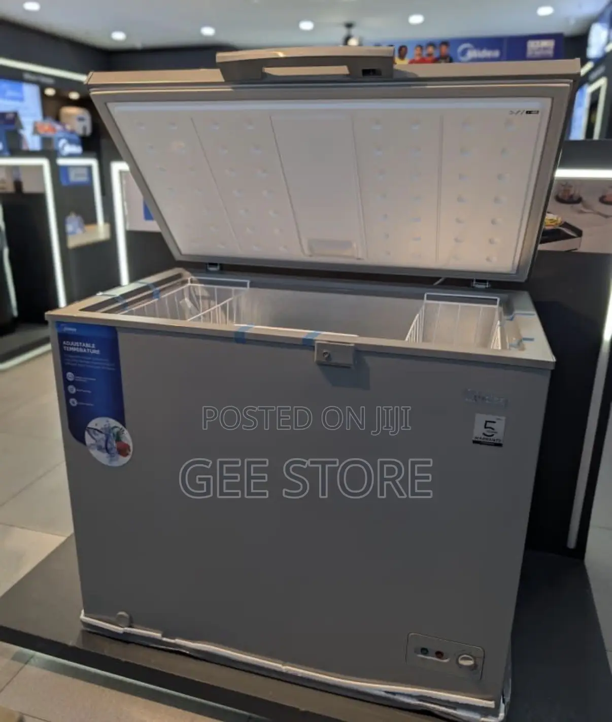 Midea Chest Freezer 250L