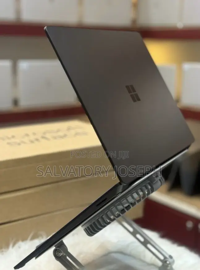 New Laptop Microsoft Surface Laptop 3 8GB Intel Core i5 SSD 256GB