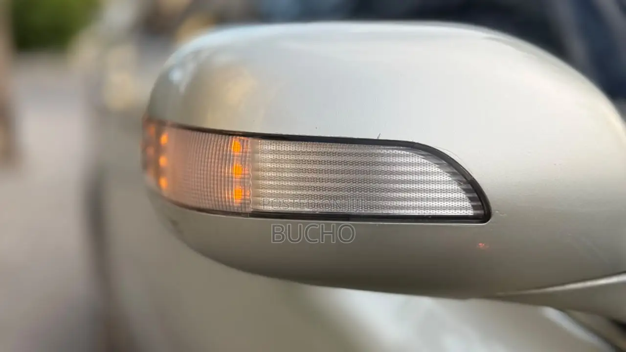 Toyota Crown 2006 Silver