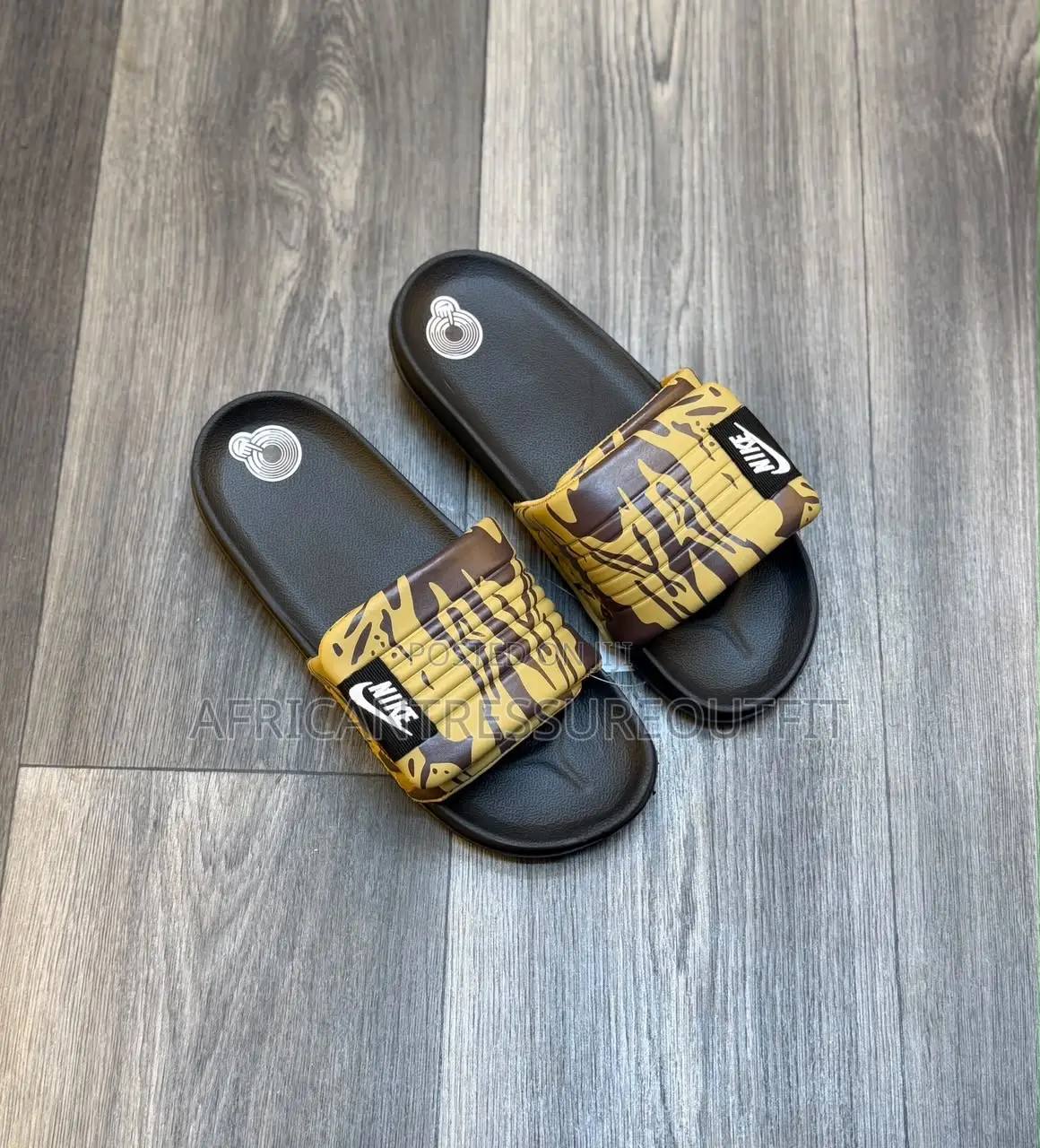Nike Offcourt Adjust Slides Sandals Featuring Adjustable Camo Straps