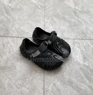 Crocs Pollex Clog Featuring a Distinctive Fingerprint and Adjstable