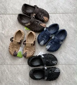 Crocs Pollex Clog Featuring a Distinctive Fingerprint and Adjstable