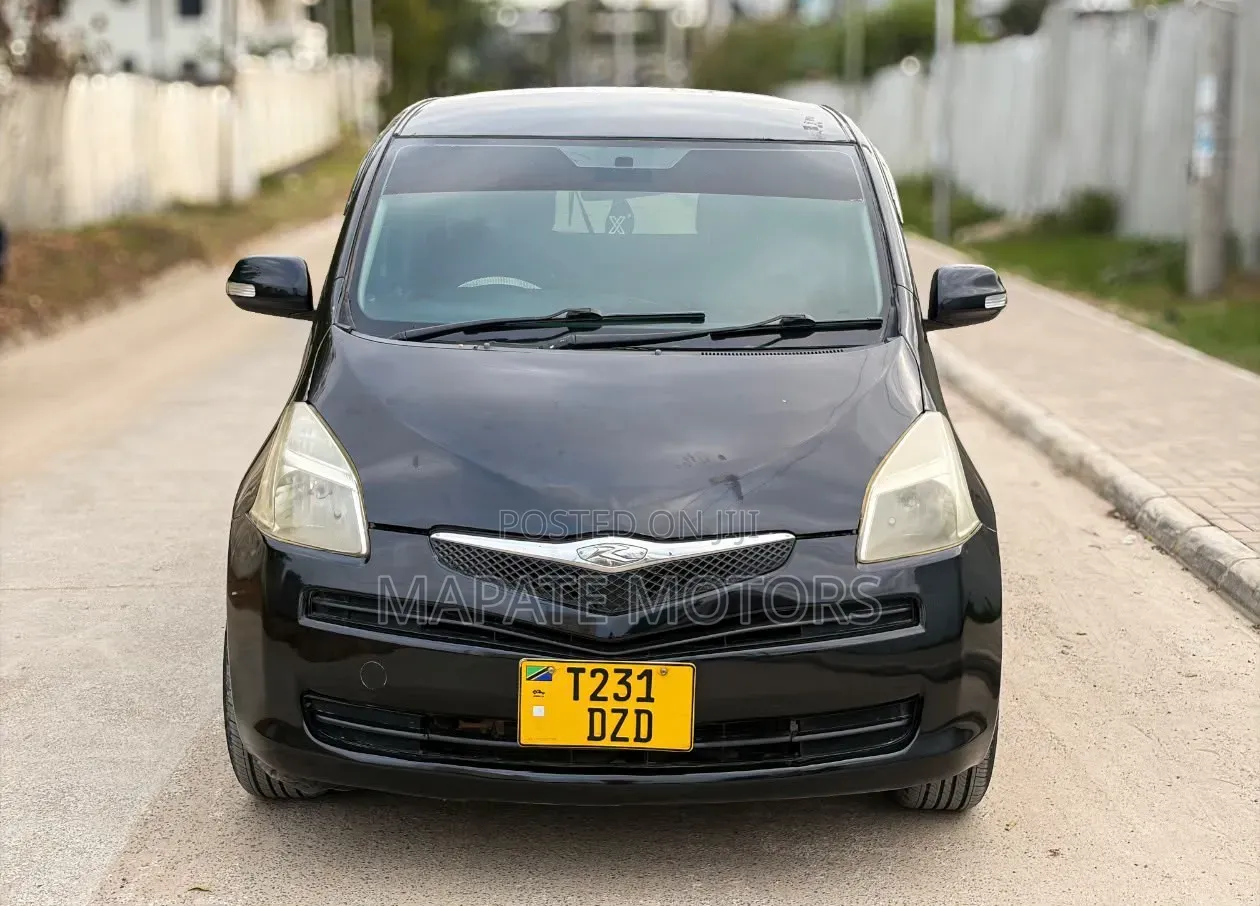 Toyota Ractis 1.5 AWD 2006 Black