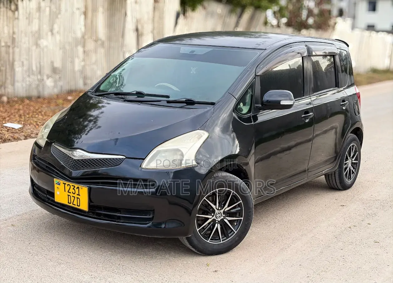 Toyota Ractis 1.5 AWD 2006 Black