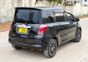 Toyota Ractis 1.5 AWD 2006 Black