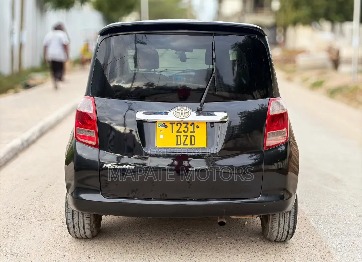 Toyota Ractis 1.5 AWD 2006 Black