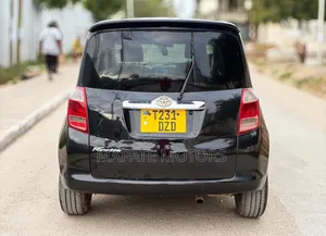 Toyota Ractis 1.5 AWD 2006 Black