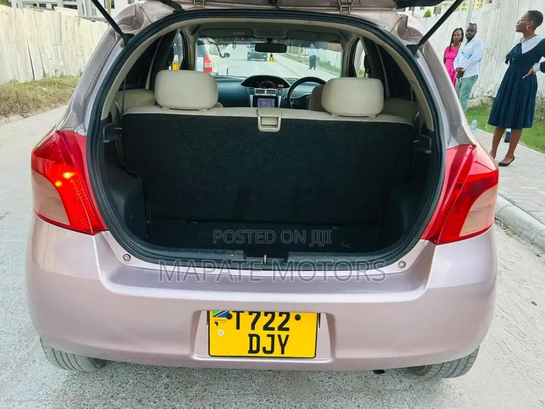 Toyota Vitz 1.0 FWD 5dr 2006 Silver