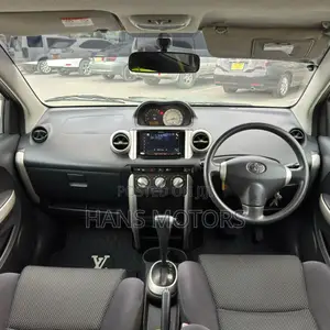 Toyota IST 2004 Silver