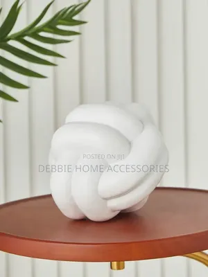 Ceramic Knot Decorative Sculptures-1pc (Black /White Color)