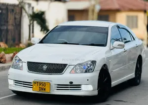 Toyota Crown Royale 2005 White