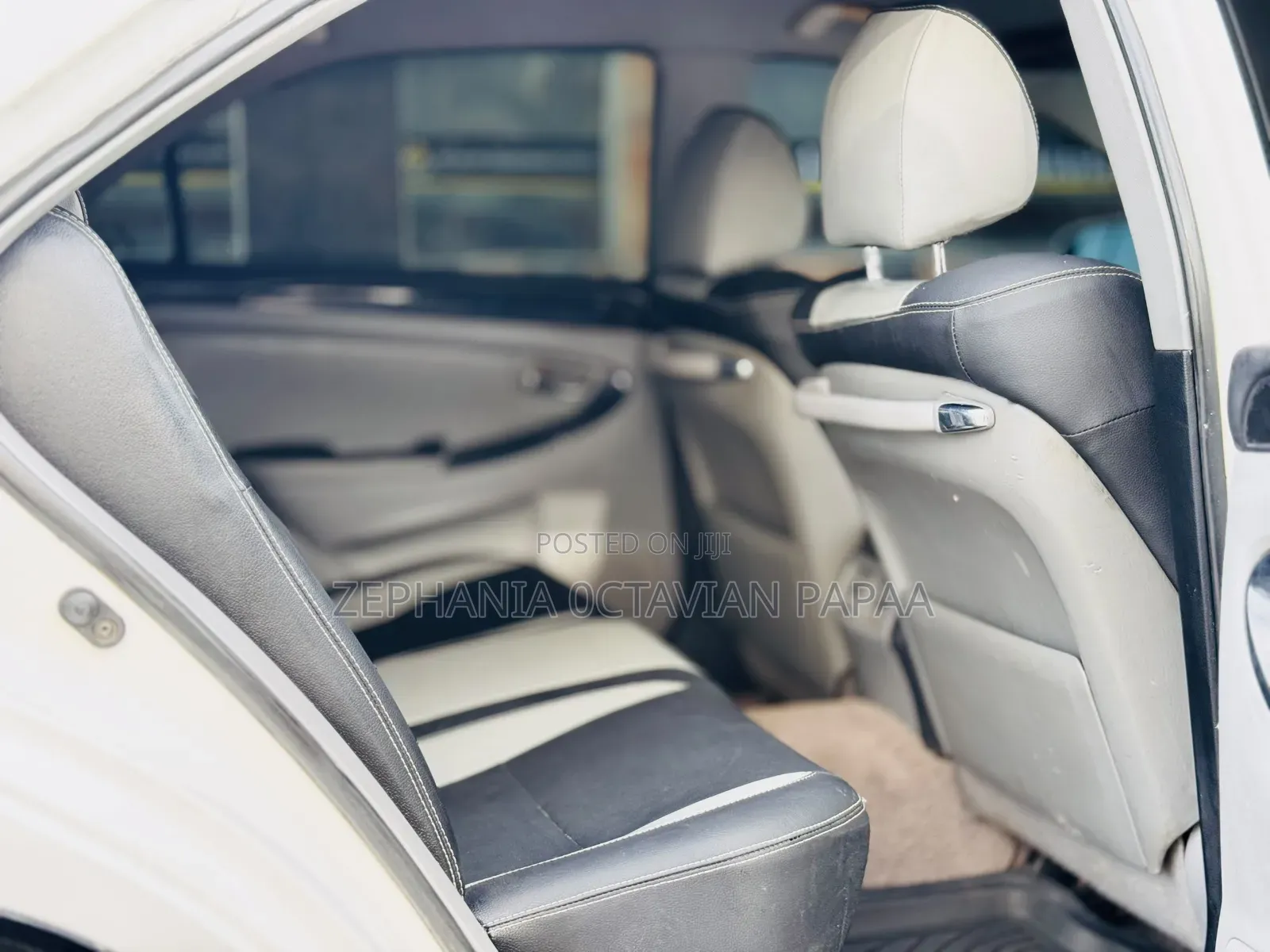 Toyota Crown Royale 2005 White