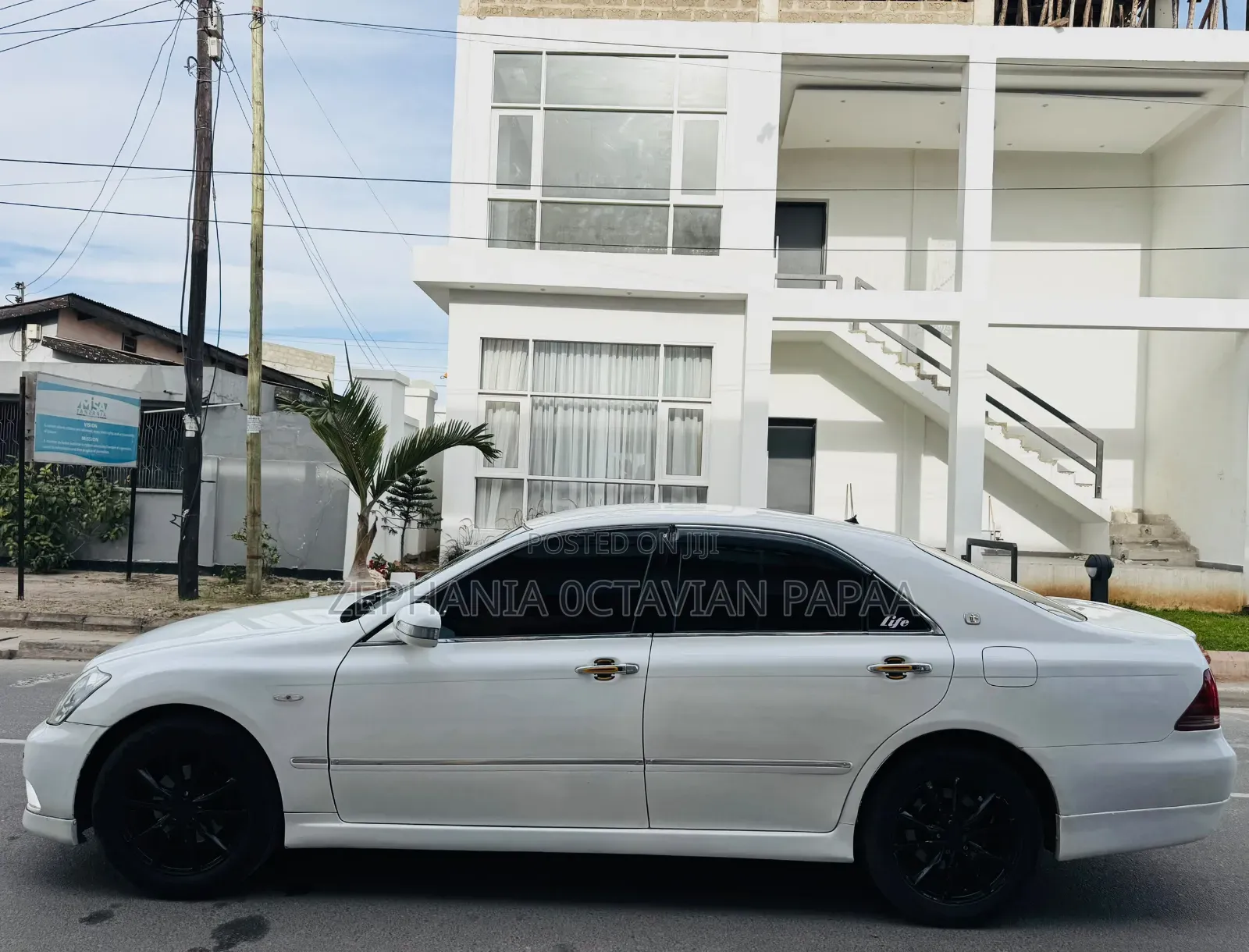 Toyota Crown Royale 2005 White