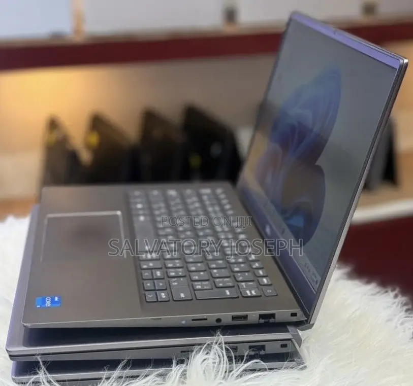 New Laptop Dell 8GB Intel Core i5 SSD 256GB