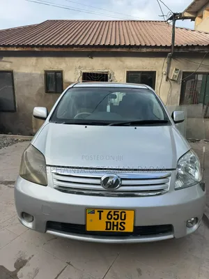 Toyota Raum 2004 Silver