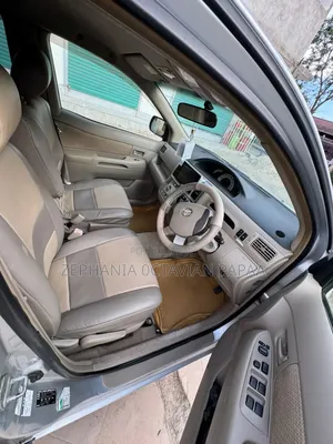 Toyota Raum 2004 Silver
