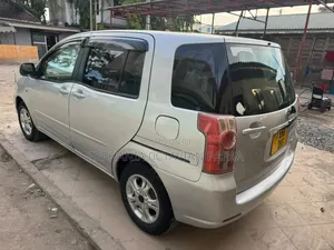 Toyota Raum 2004 Silver