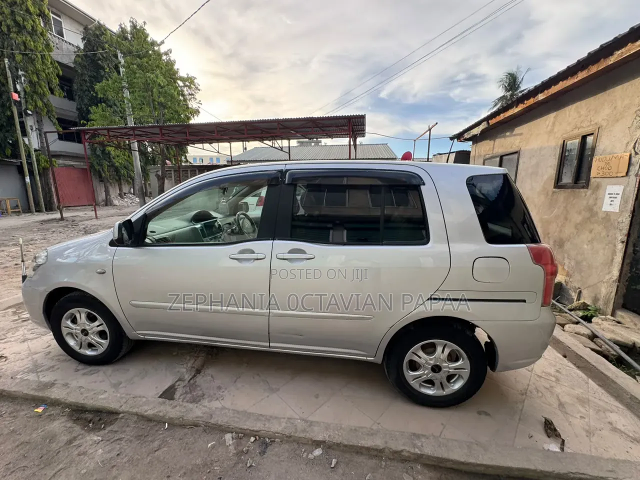 Toyota Raum 2004 Silver